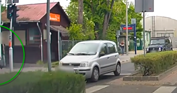 A Fiat Panda megelőzte a G-Mercit, éppen akkor, amikor a gyalogos átlépte az úttestet.