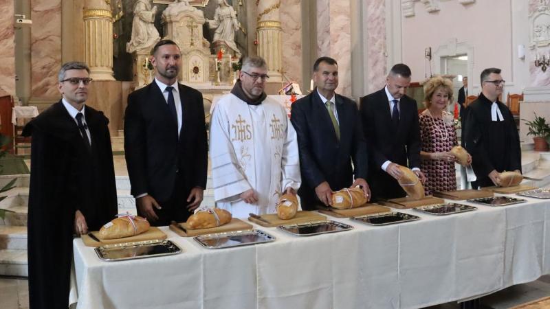 Zalaegerszegi ünnepség - Szent István a szilárd alapokat választotta, hiszen kősziklára alapozta meg hazánk jövőjét (videó)