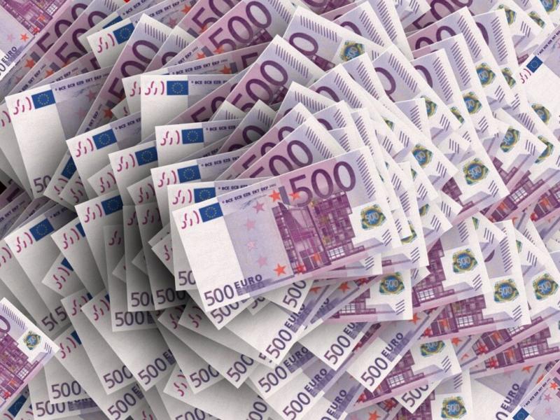 A vajdasági igazgató ügyeskedése révén 3,4 millió euróval terhelte meg a költségvetést.