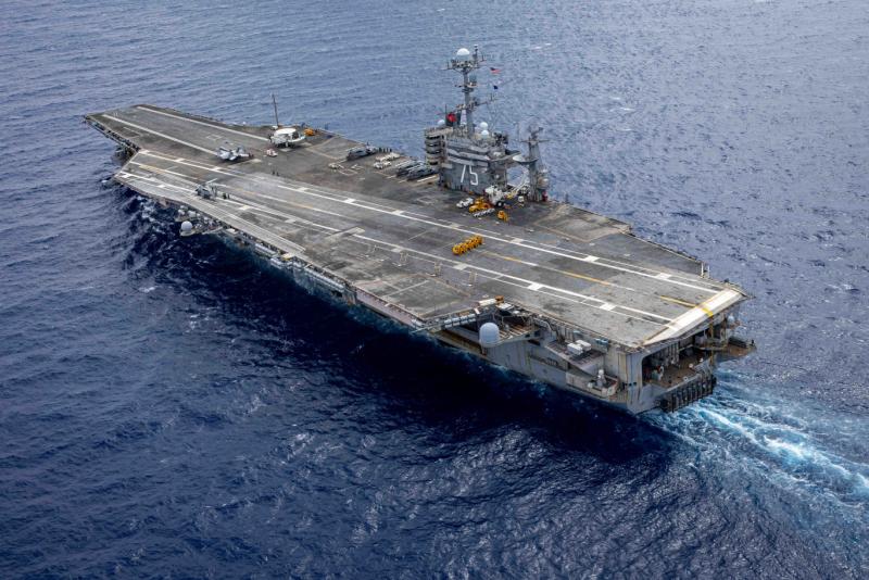 Ismételten egy F-18-as vadászgép zuhant a tenger mélyére, miután az amerikai anyahajóról felszállt.