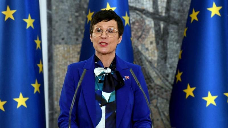 Most van itt az ideje, hogy éberek legyünk: Brüsszel most csendben elénk tette a trójai falovat, és mi csak nézünk, mint akit fejbe kólintottak.