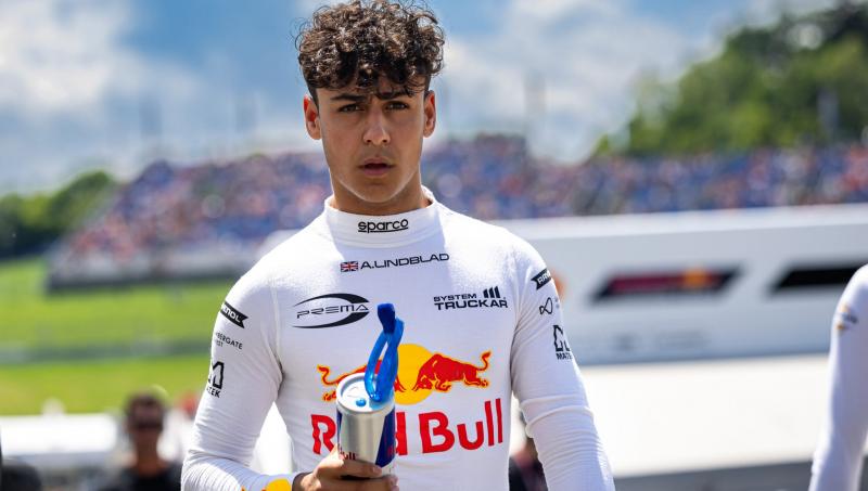Egyedülálló élményben van része a Red Bull fiatal tehetségének, aki most F1-es autóval végez teszteléseket. Az M4 Sport riportja szerint a csodagyerek új kihívások elé néz, miközben a motorsport világában egyre nagyobb figyelem övezi teljesítményét. A tes