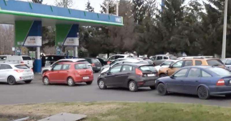 Sokkot okozó hír érkezett a benzinkút közeléből: Szerdán drámai emelkedés várható az üzemanyagárakban!