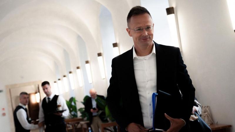 Szijjártó Péter kifejezte üdvözletét az amerikai és orosz fél közötti tárgyalások iránt, hangsúlyozva a diplomáciai párbeszéd fontosságát.