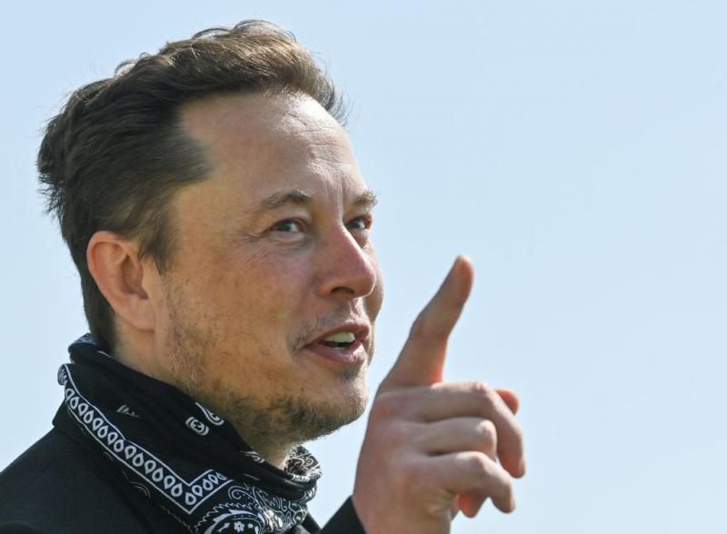 Elon Musk végleg elkötelezte magát a mesterséges intelligencia iránt, és belevág egy forradalmi vállalkozásba: megalapítja az első olyan céget, amely kizárólag az MI innovációira épít.