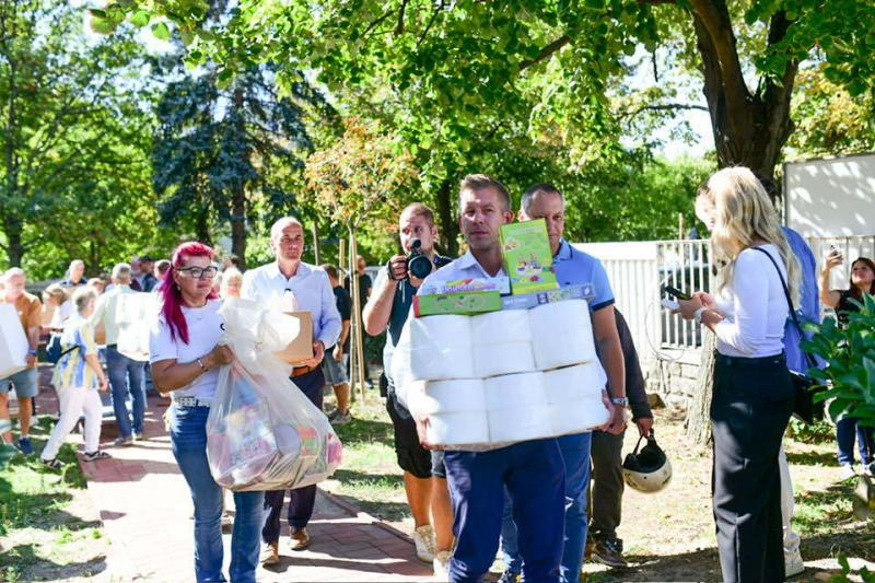 Magyar Péter bejelentette új egészségügyi programját, miközben a Tisza már aktívan részt vesz a tervezett minisztérium vezetőinek kiválasztásában.
