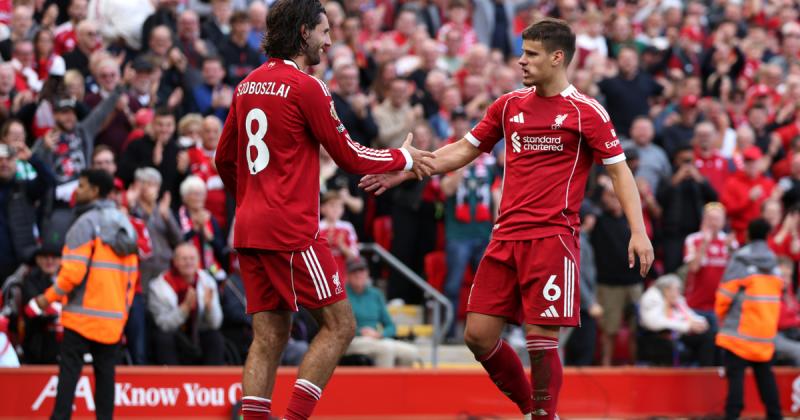 Szoboszlai és Kerkez a Liverpool kezdőcsapatában, izgalmas rangadó vár ránk a Manchester United ellen!